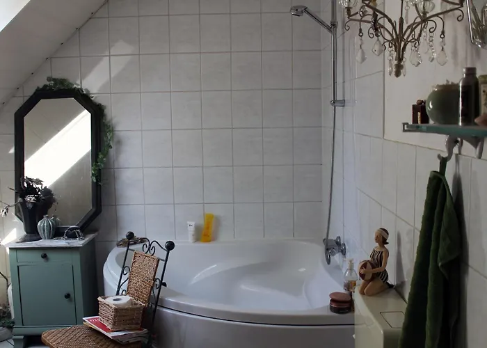 Accommodatie bij particulieren Ruhiges, Helles Altbauzimmer Im Stadtzentrum